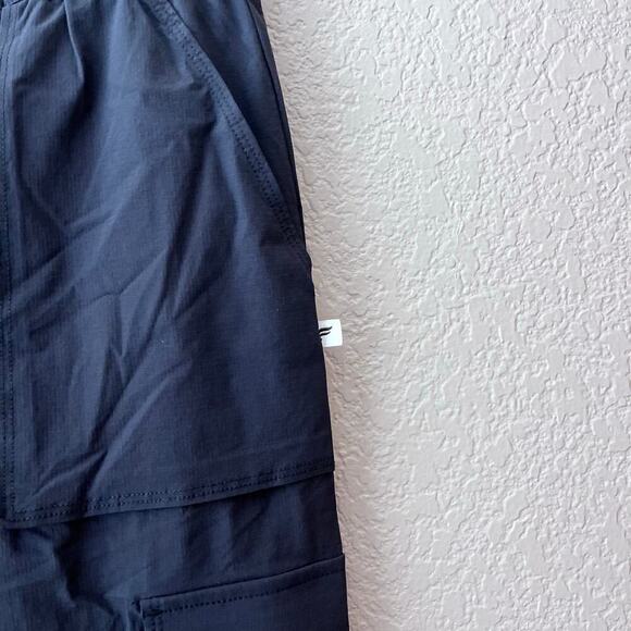 New Fabletics The Heights Cargo Pant XL Black Pockets Nylon NWT Athletic Workout - Picture 5 of 8